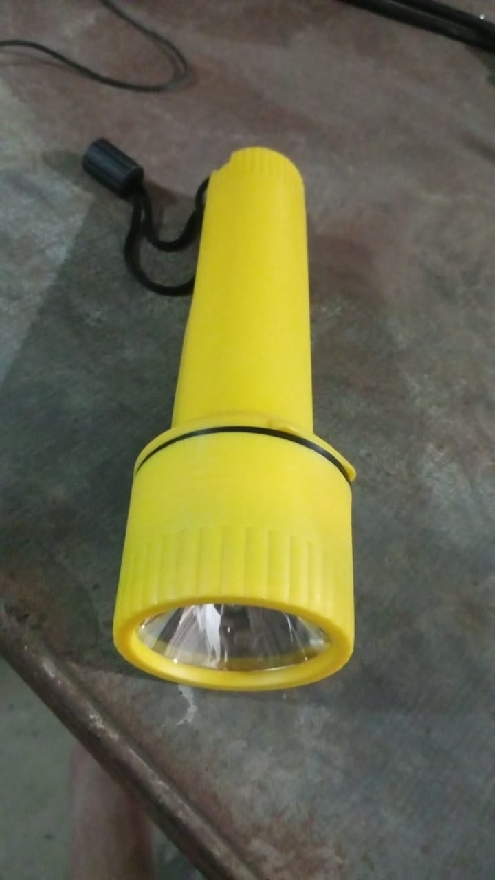 Big LED Flashlights / Torch Light, Battery operated (1 Pc / Battery not included) Big LED Flashlights / Torch Light, Battery operated (1 Pc / Battery not included)